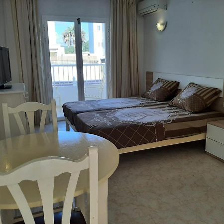 Apartamentos Torres Cardona Cala Llonga  Kültér fotó