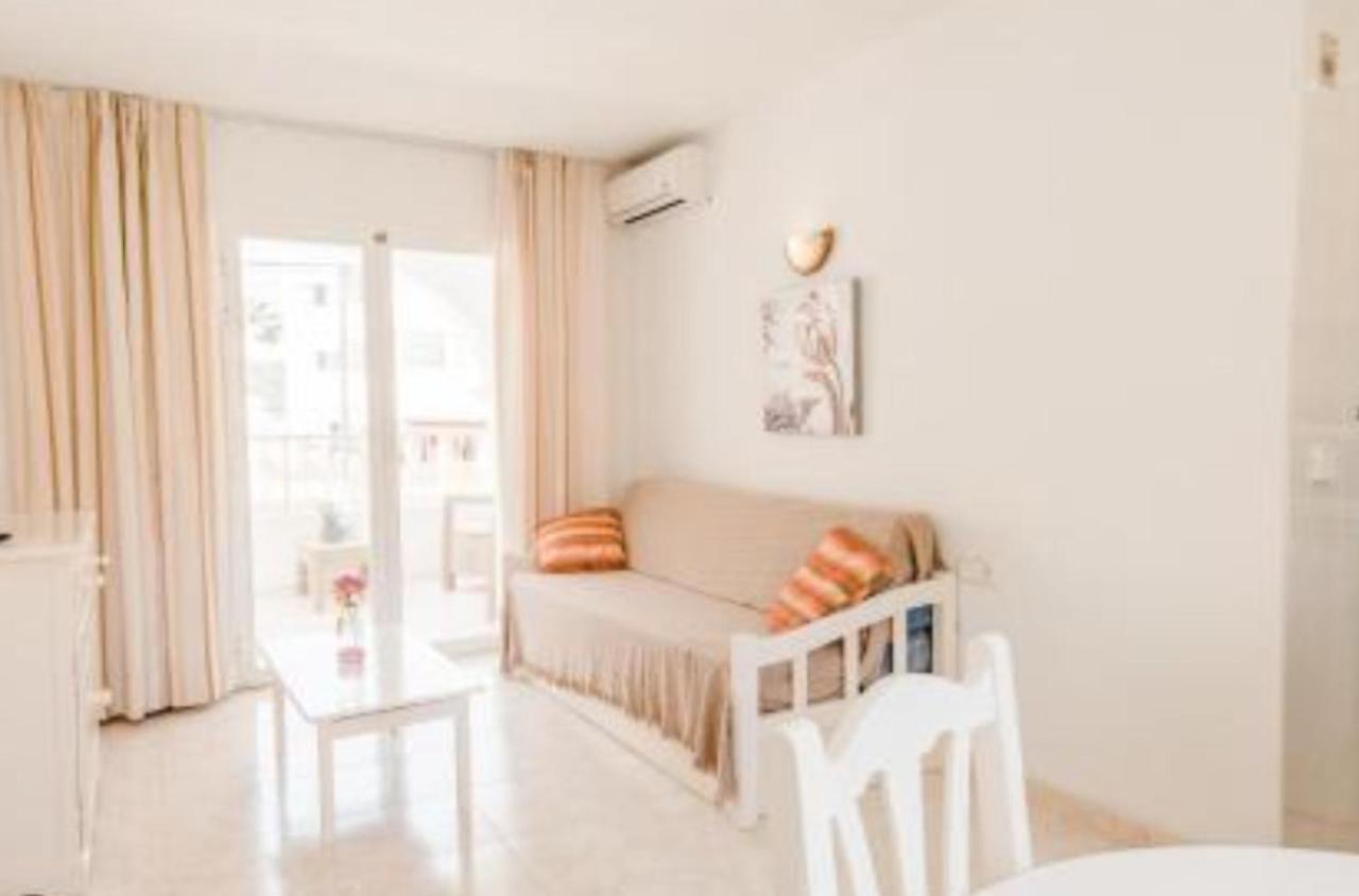 Apartamentos Torres Cardona Cala Llonga  Kültér fotó