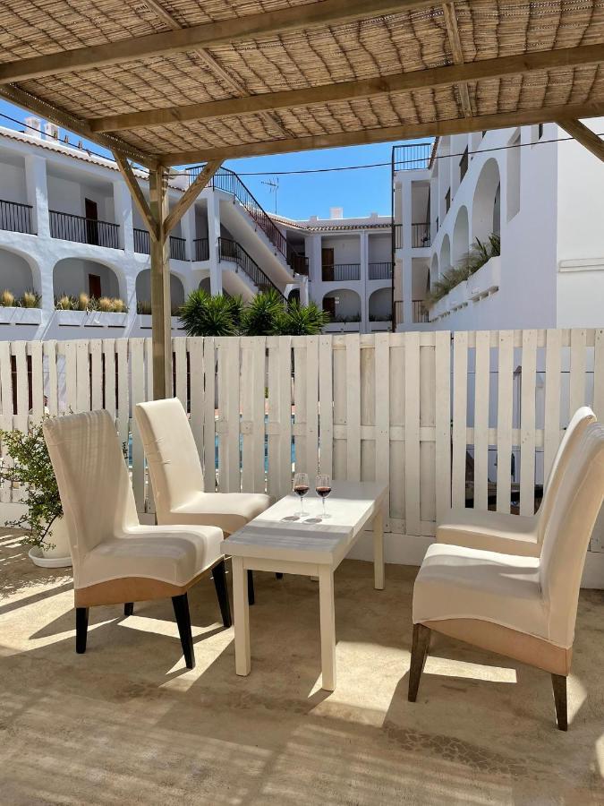 Apartamentos Torres Cardona Cala Llonga  Kültér fotó
