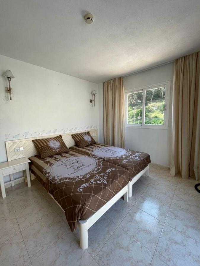 Apartamentos Torres Cardona Cala Llonga  Kültér fotó
